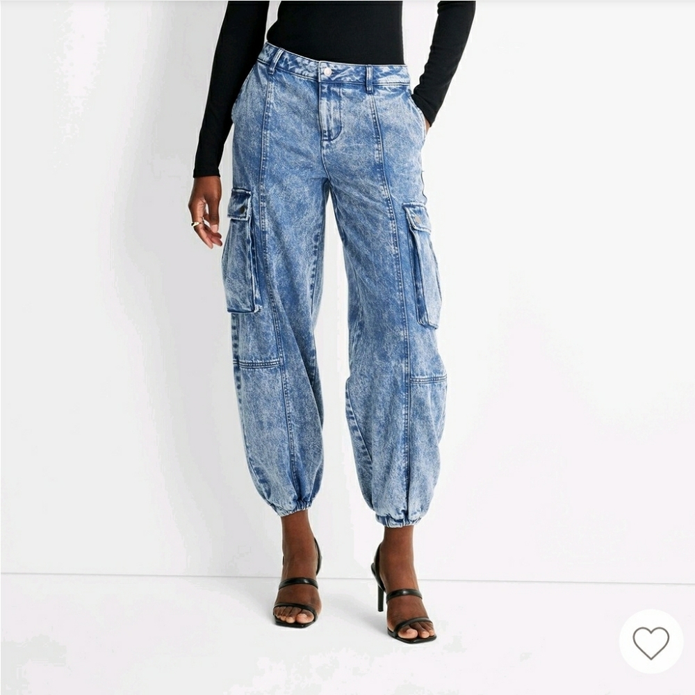 Future Collective with Kahlana Barfield Brown Women's Mid-Rise Cargo Jeans